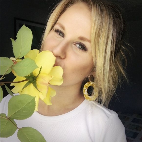 Meet your Posher, Thea - Picture 1 of 1